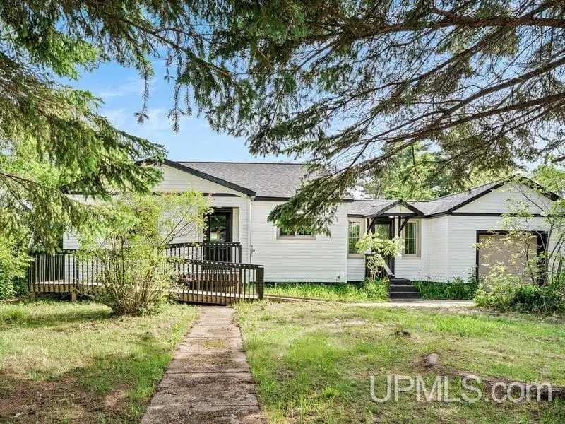 105 W Wright, Marquette, MI 49855 - #2