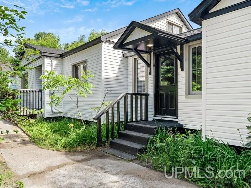 105 W Wright, Marquette, MI 49855 - #3