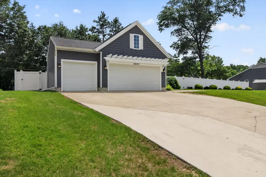 3801 Bobcat, Midland, MI 48642 - #3