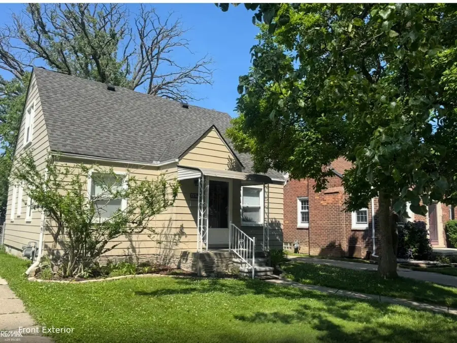 19749 Washtenaw, Harper Woods, MI 48225 - #3