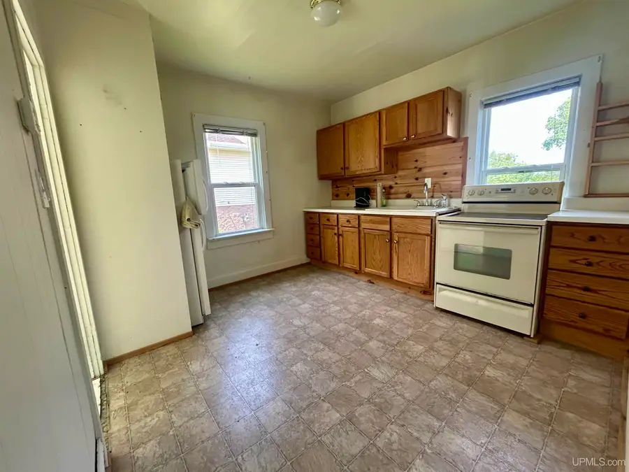 220 W Chocolay, Munising, MI 49862 - #2