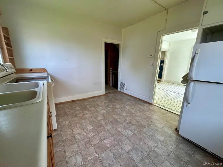 220 W Chocolay, Munising, MI 49862 - #3