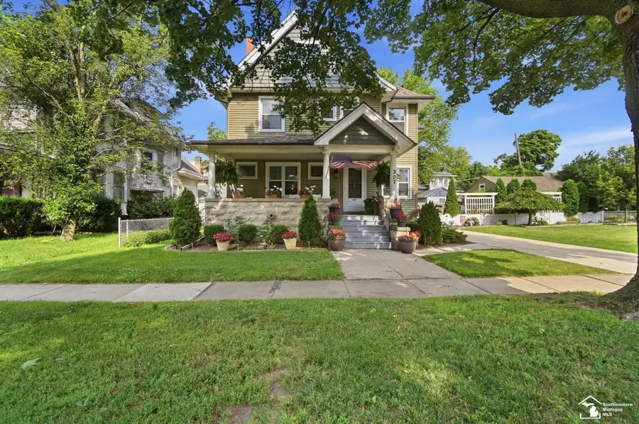 307 N Macomb, Monroe, MI 48162 - #2