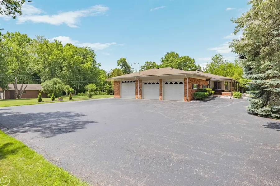 5248 Brookside, Shelby, MI 48316 - #3