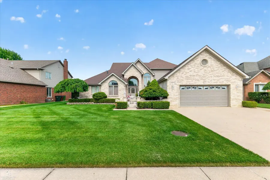 46640 Glen Pointe, Shelby, MI 48315 - #3