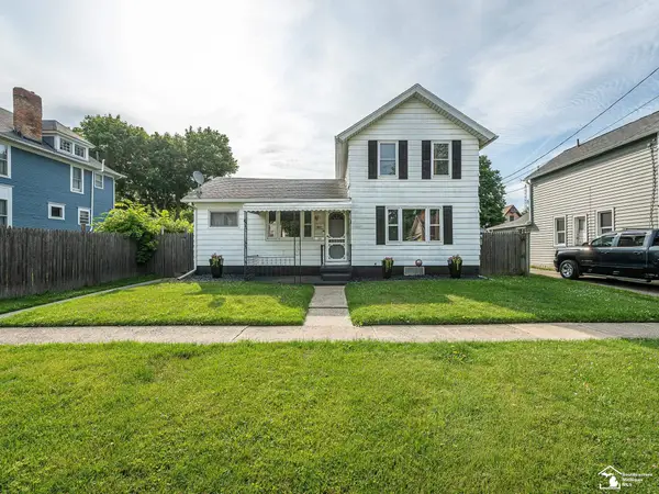 518 Comstock, Adrian, MI 49221