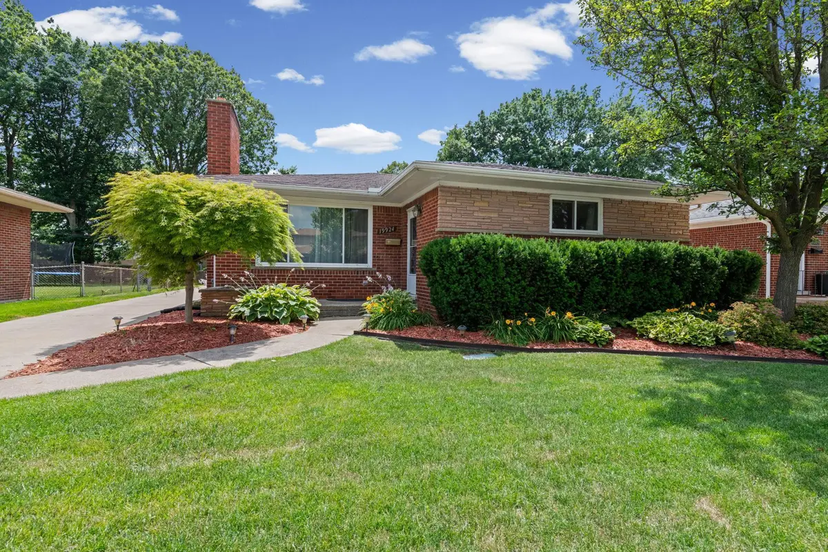 19924 Chalon, Saint Clair Shores, MI 48080 - #1