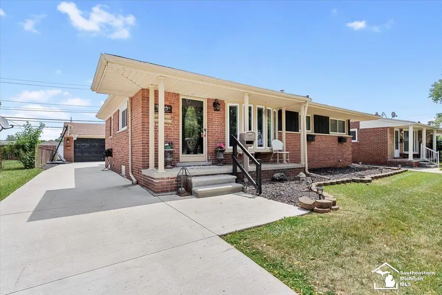 2351 Medford, Trenton, MI 48183 - #2