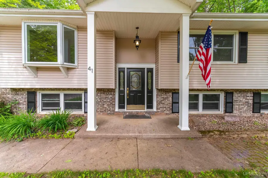 41 Elder, Marquette, MI 49855 - #2