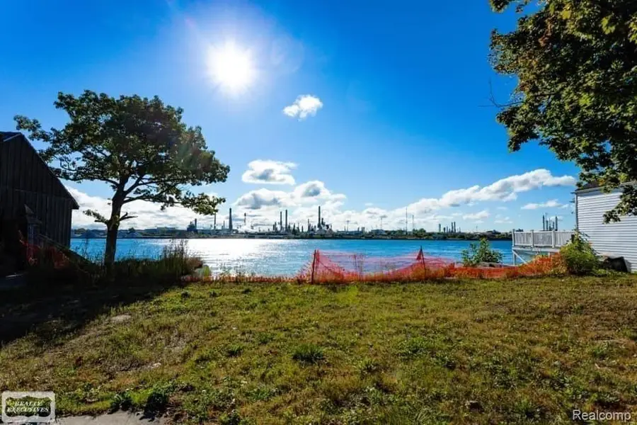 2548 Military, Port Huron, MI 48060 - #2