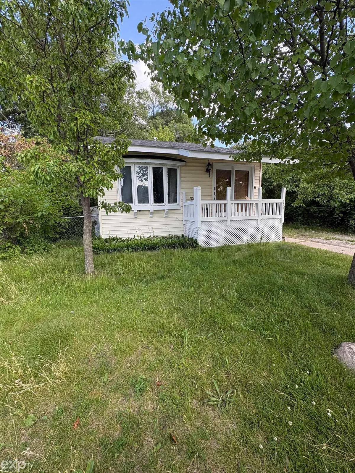 182 River Trail, Bay City, MI 48706 - #1
