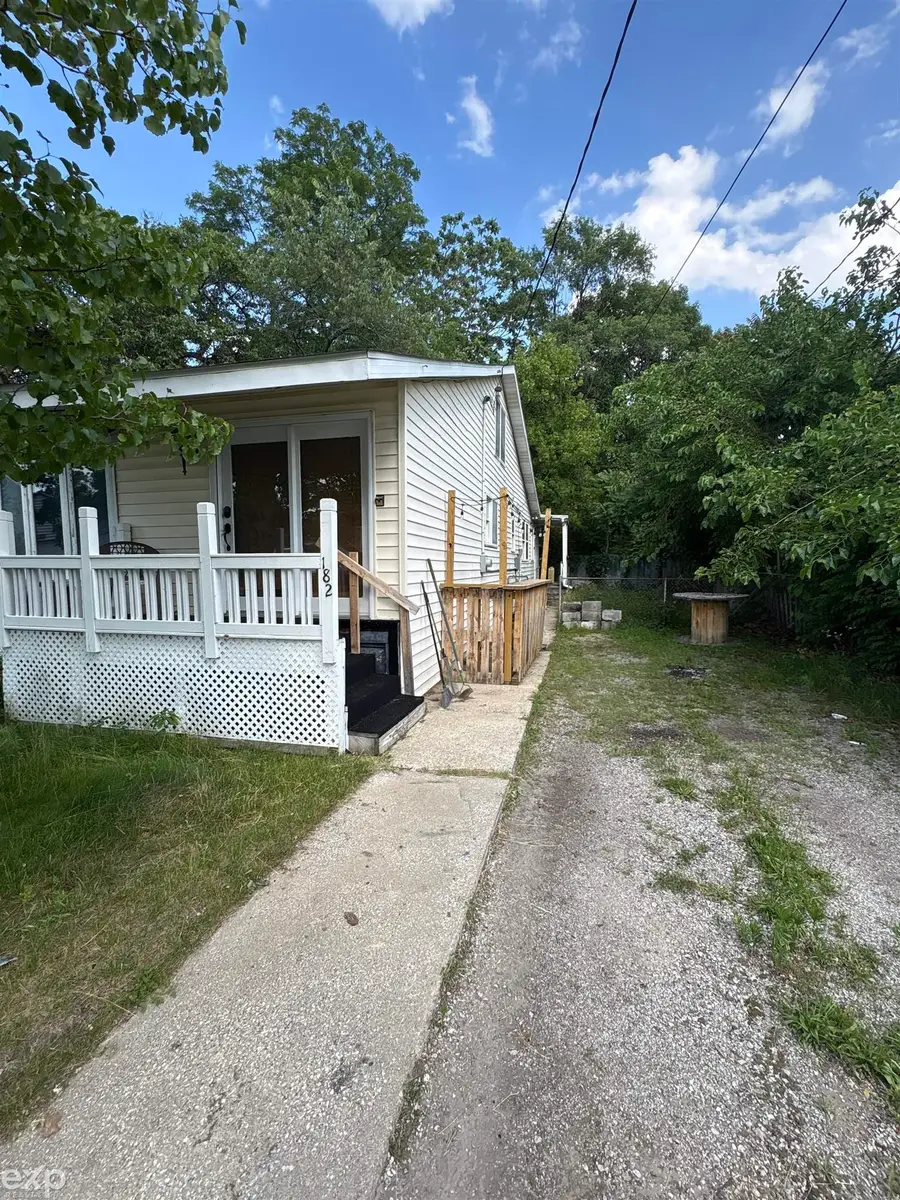 182 River Trail, Bay City, MI 48706 - #2