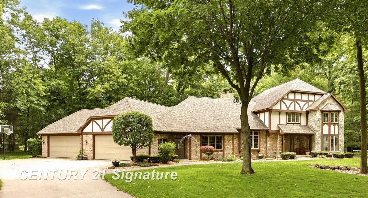 4210 Maple Woods West, Saginaw, MI 48603 - #1
