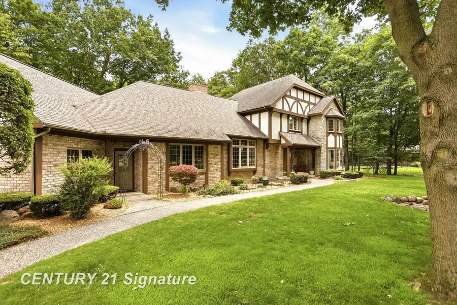 4210 Maple Woods West, Saginaw, MI 48603 - #3