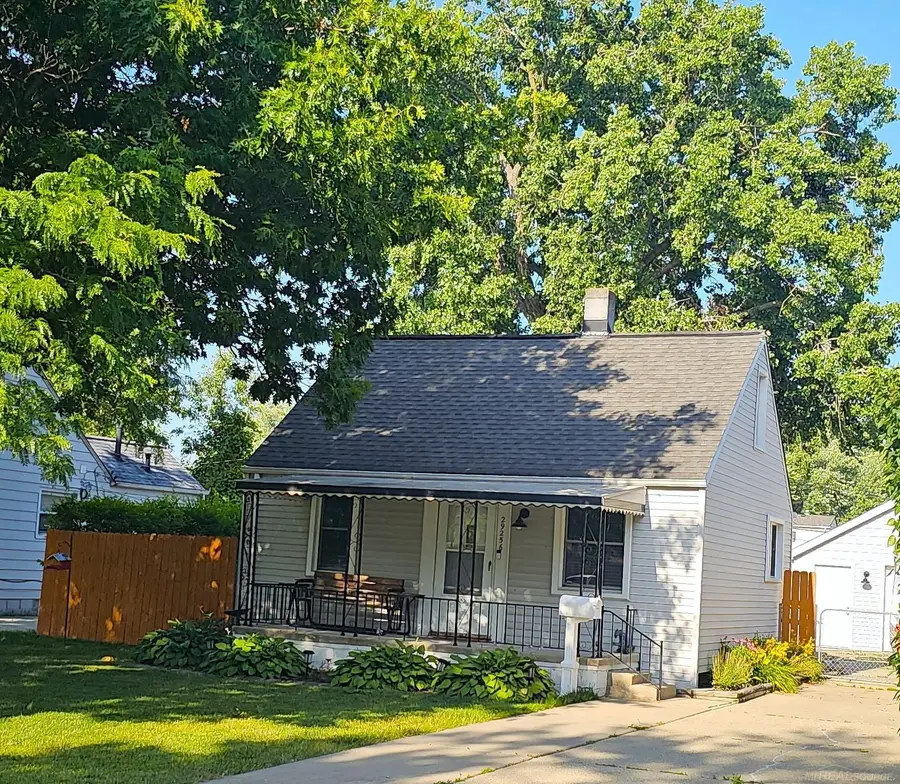 29256 Coolidge St, Roseville, MI 48066 - #2