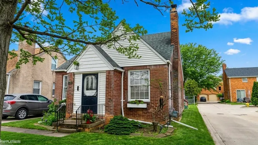 1120 Vernier, Grosse Pointe Woods, MI 48236 - #2