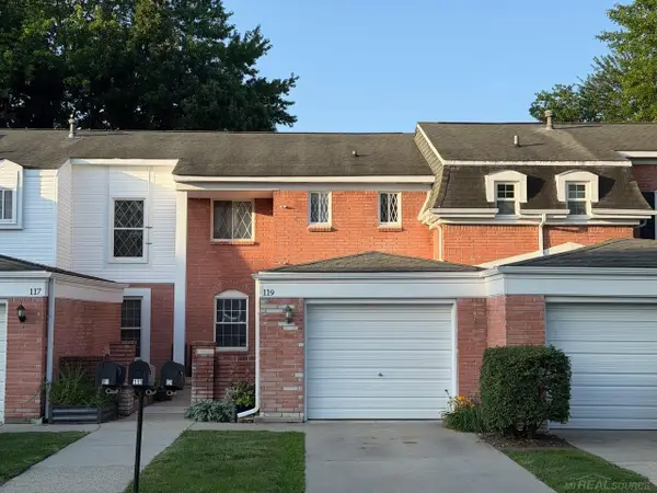 119 Manor, Rochester Hills, MI 48309