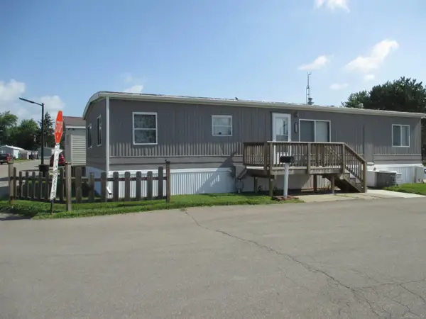 43310 Summit, Harrison Twp, MI 48045