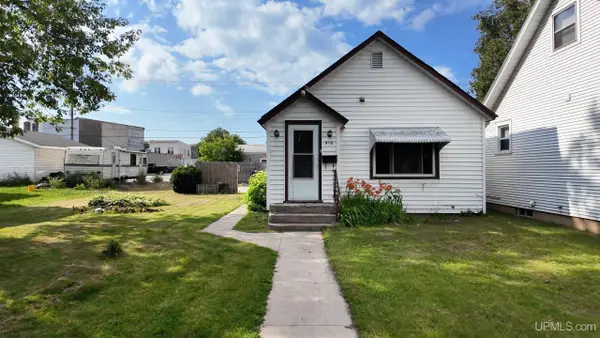 910 Minnesota, Gladstone, MI 49837
