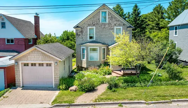 908 Third, Hancock, MI 49930