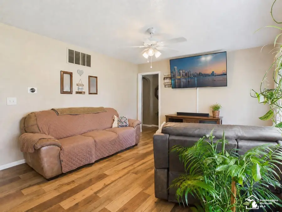 83 W Madison, Petersburg, MI 49270 - #3