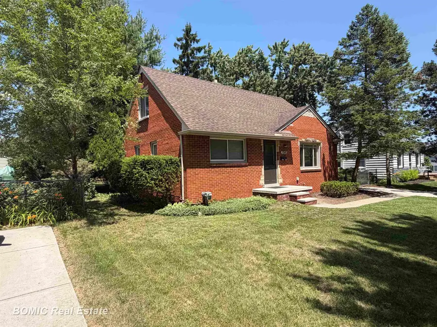 7581 St John, Shelby, MI 48317 - #2