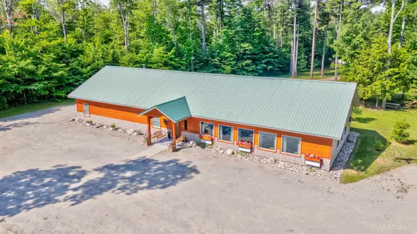8928 N Boot Lake, Manistique, MI 49854