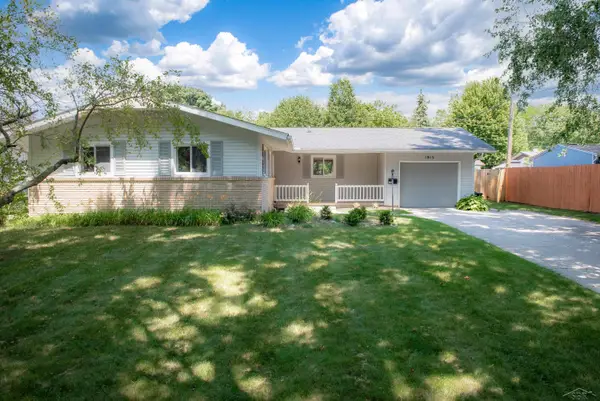 1915 Ivy, Midland, MI 48642