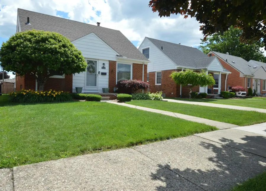 27182 Leroy, Roseville, MI 48066 - #2