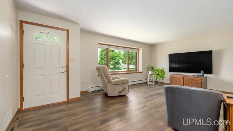 421 Grant, Kingsford, MI 49802 - #2