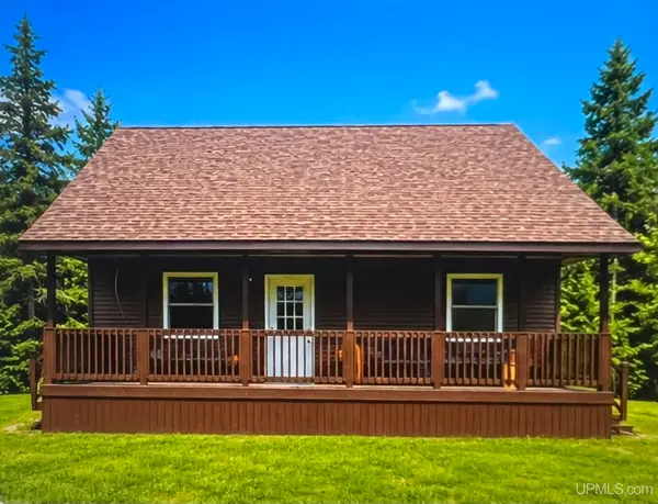 5738 N Simmons, Hessel, MI 49745
