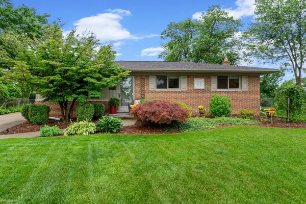 41563 Cimarron, Clinton Township, MI 48038