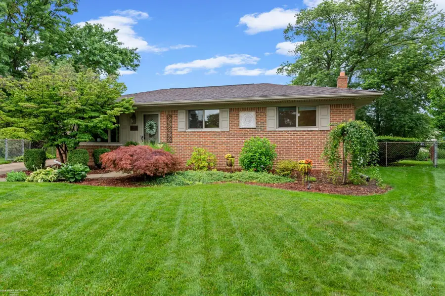 41563 Cimarron, Clinton Township, MI 48038 - #3