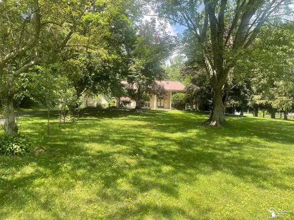 2998 Consear, Lambertville, MI 48144