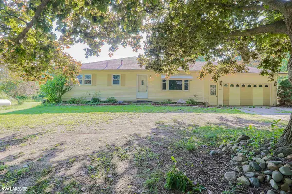 4590 Secord Lake, Leonard, MI 48367