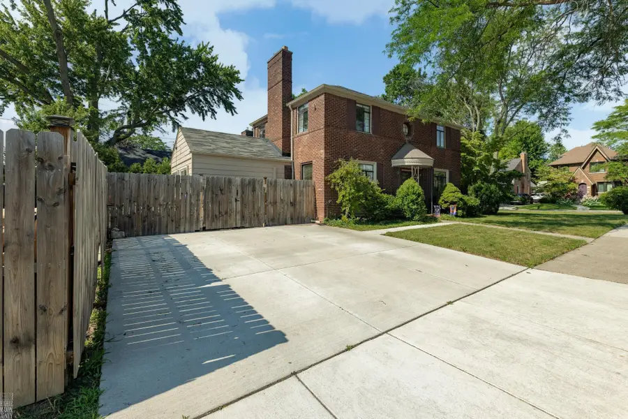 675 Fisher, Grosse Pointe, MI 48230 - #2