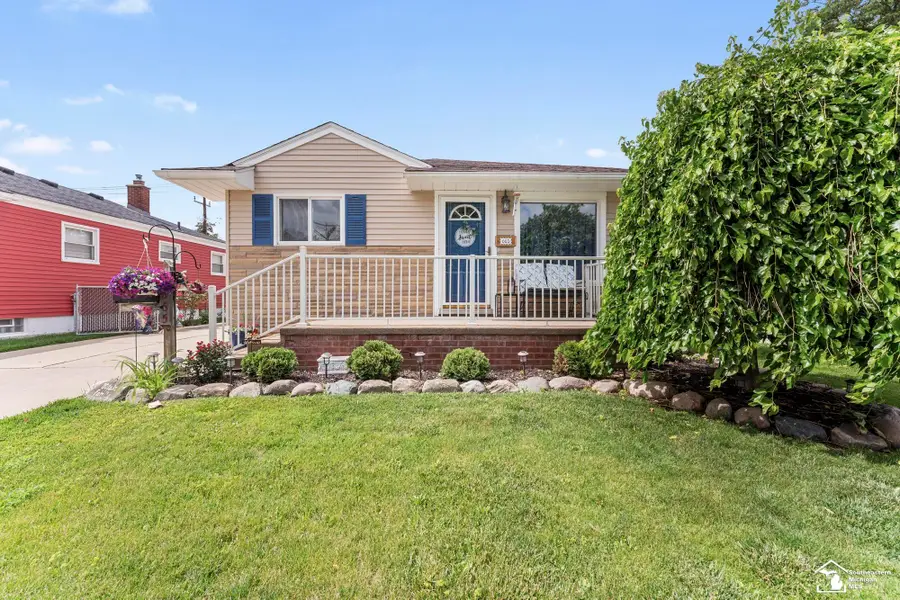 665 Park, Lincoln Park, MI 48146 - #2