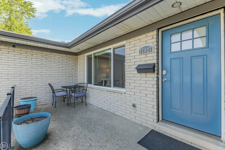27927 Manhattan, Saint Clair Shores, MI 48081 - #2