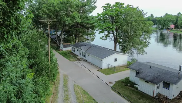 637 W Park, Lake, MI 48632