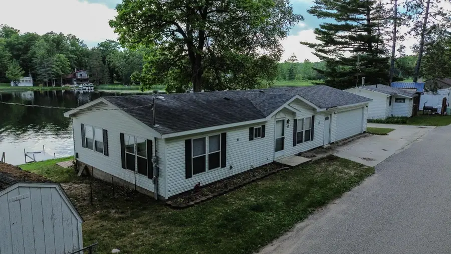 637 W Park, Lake, MI 48632 - #3