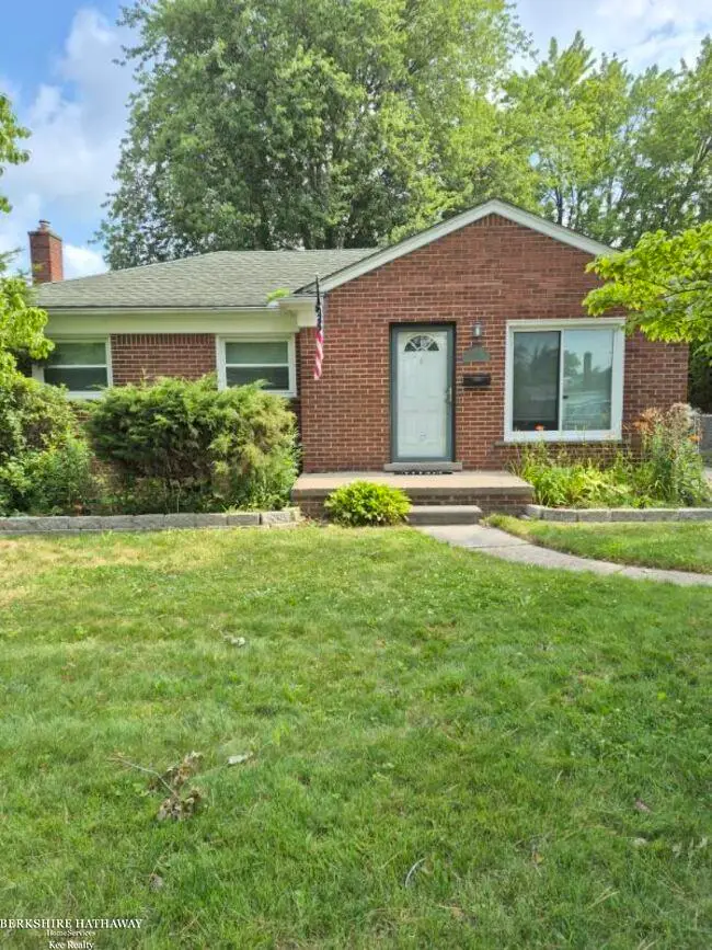 20007 Elizabeth, Saint Clair Shores, MI 48080 - #1