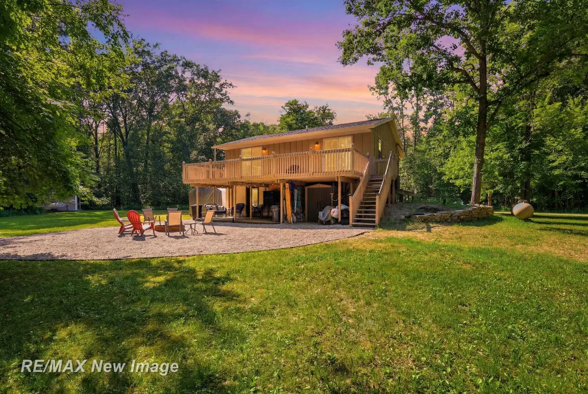 133 S Magruder, Shepherd, MI 48883 - #1