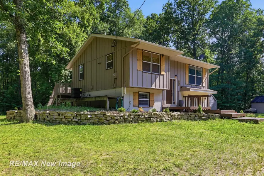 133 S Magruder, Shepherd, MI 48883 - #2
