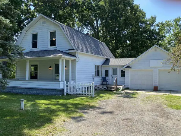1009 Grand River, Laingsburg, MI 48848