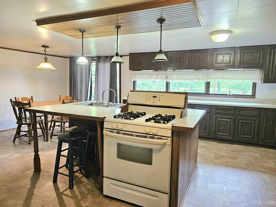 812 Arbutus, Manistique, MI 49854 - #3