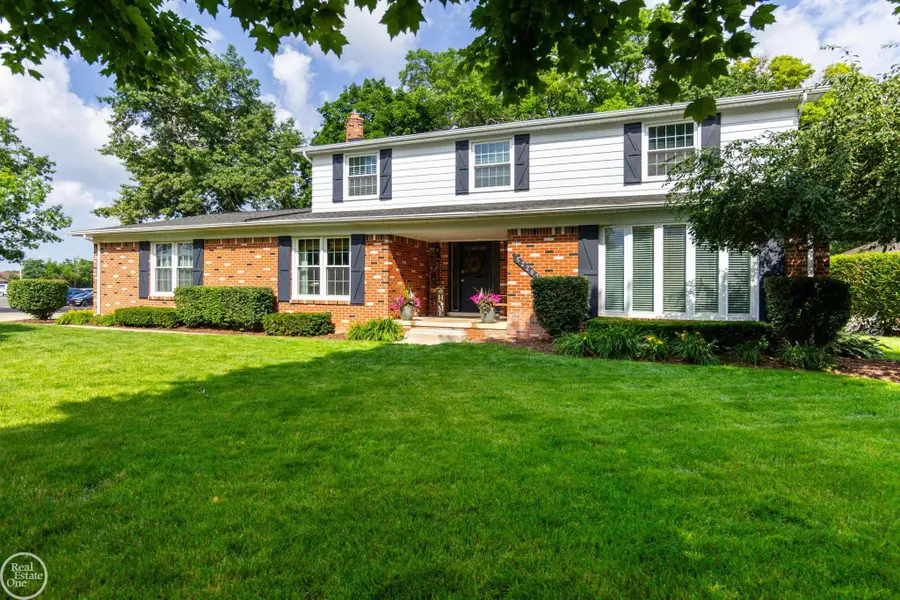 52203 Belle Arbor, Shelby, MI 48316 - #2