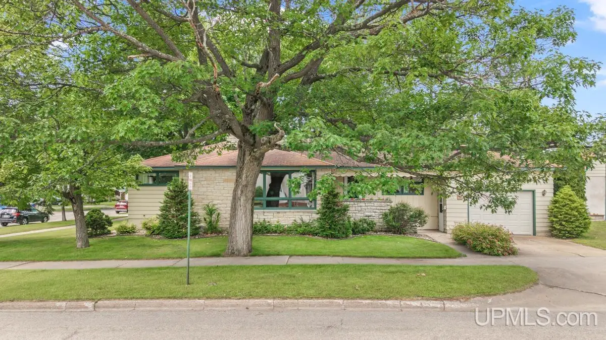 1302 Minneapolis, Gladstone, MI 49837 - #1