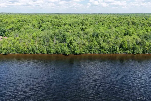 TBD E Shore, Marenisco, MI 49947