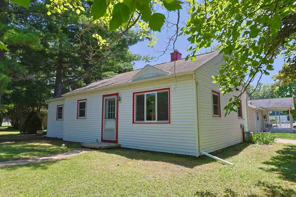 1002 E Sugnet, Midland, MI 48642
