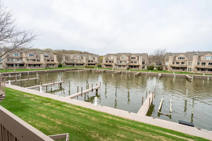 26230 Harbour Pointe, Harrison Township, MI 48045 - #3